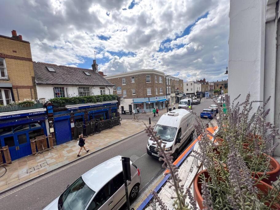 Bijou Flat On Broadway Market Лондон Екстер'єр фото